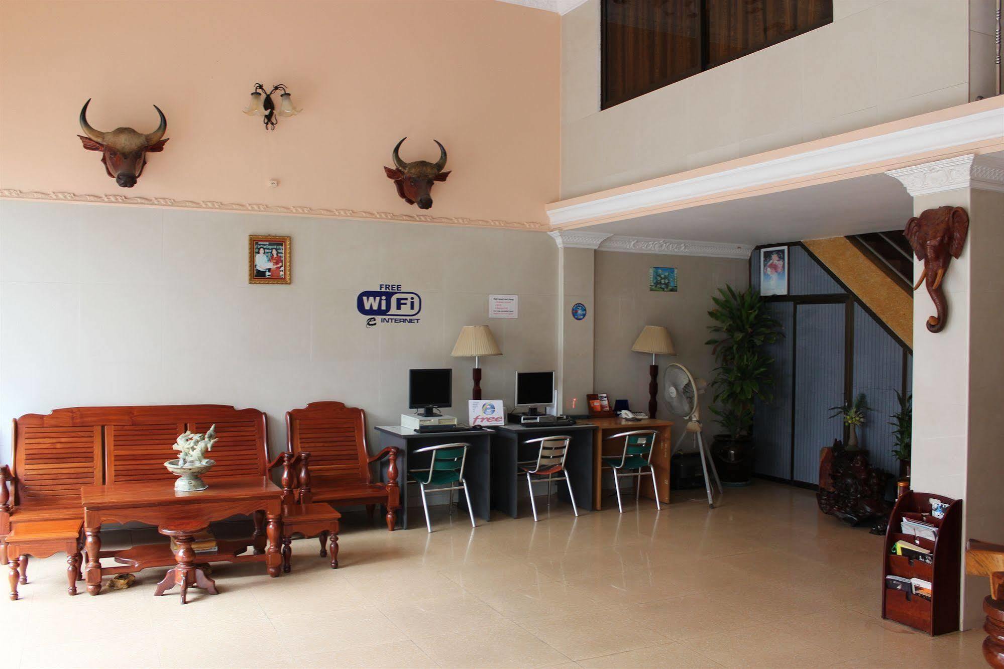 Lucky 2 Guesthouse Phnom Penh Exterior foto